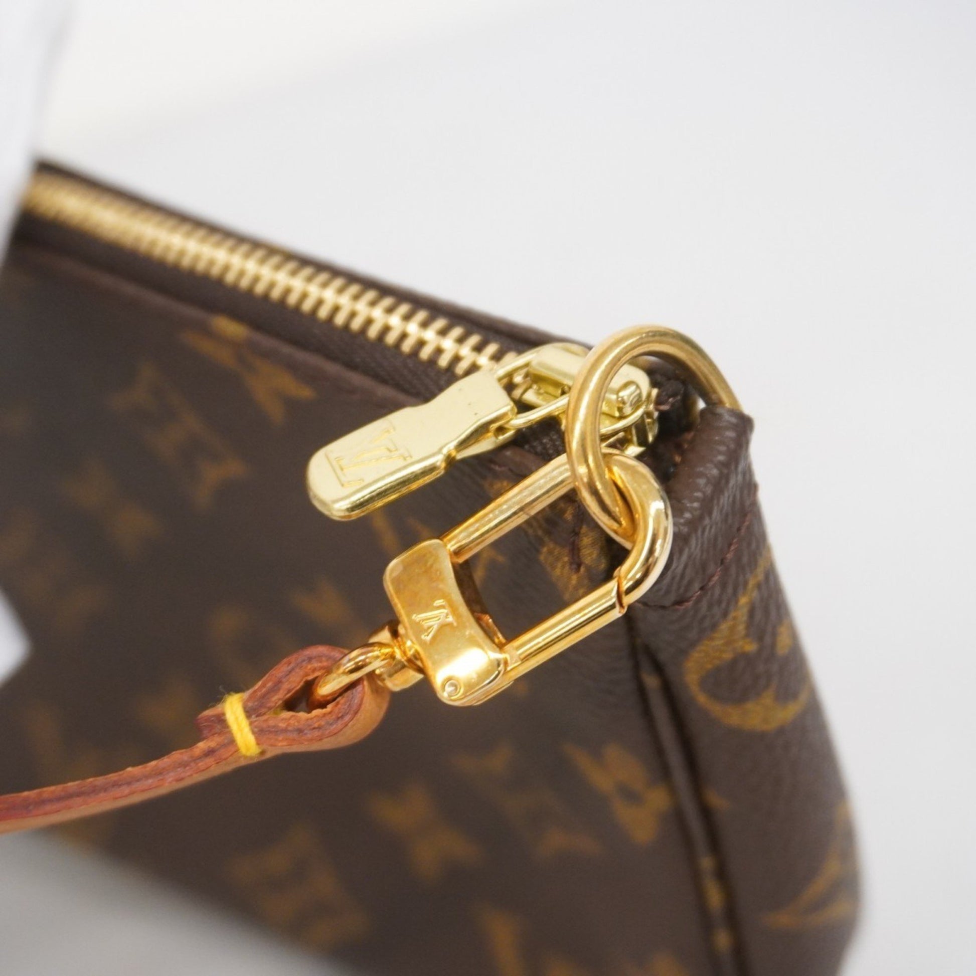 Louis Vuitton Pochette Accessoire, Brown, Canvas, clutch