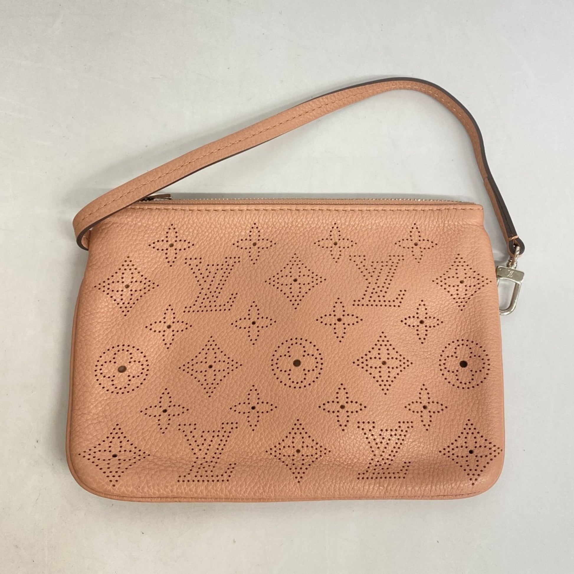 Louis Vuitton Mahina, Pink, Leather, shoulder