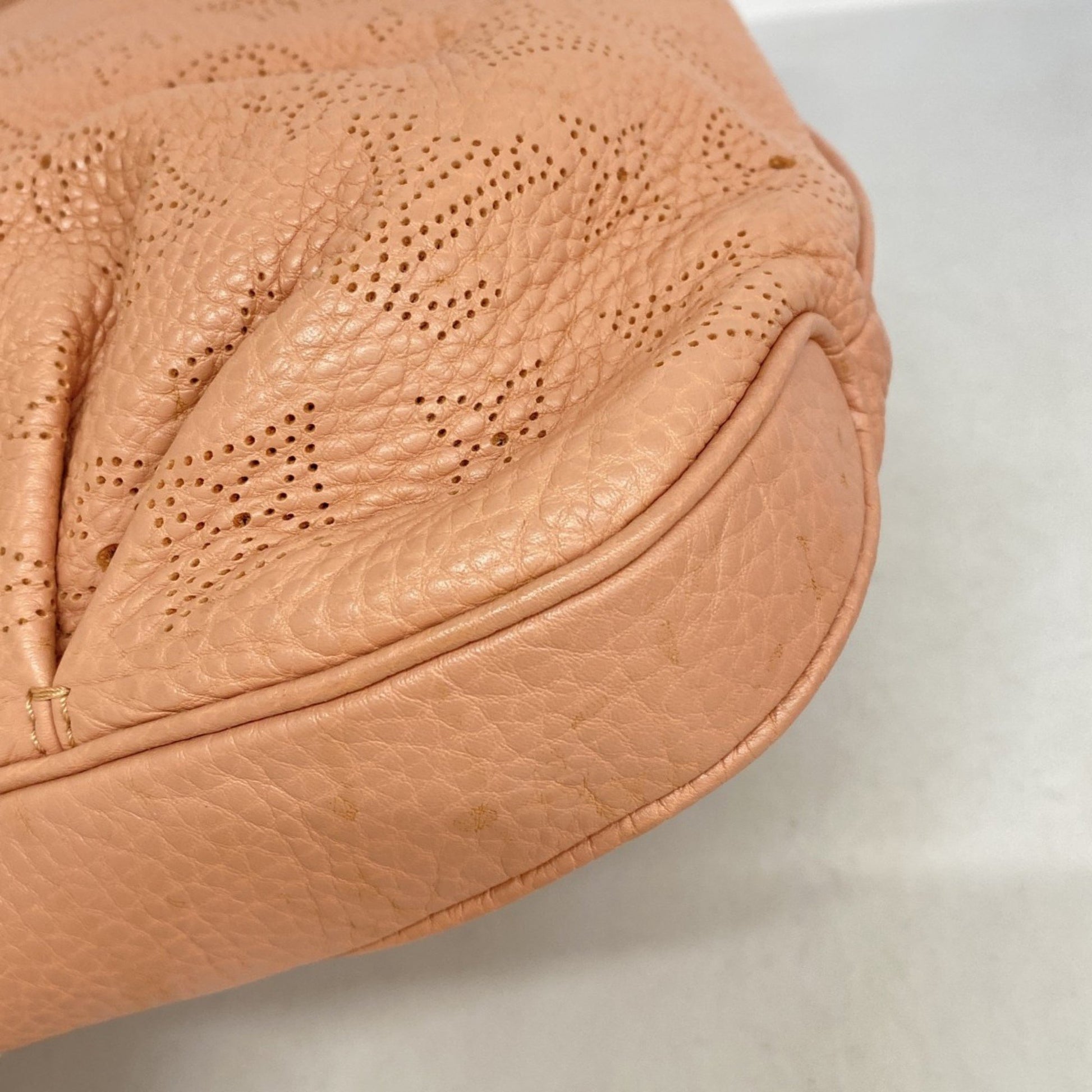 Louis Vuitton Mahina, Pink, Leather, shoulder