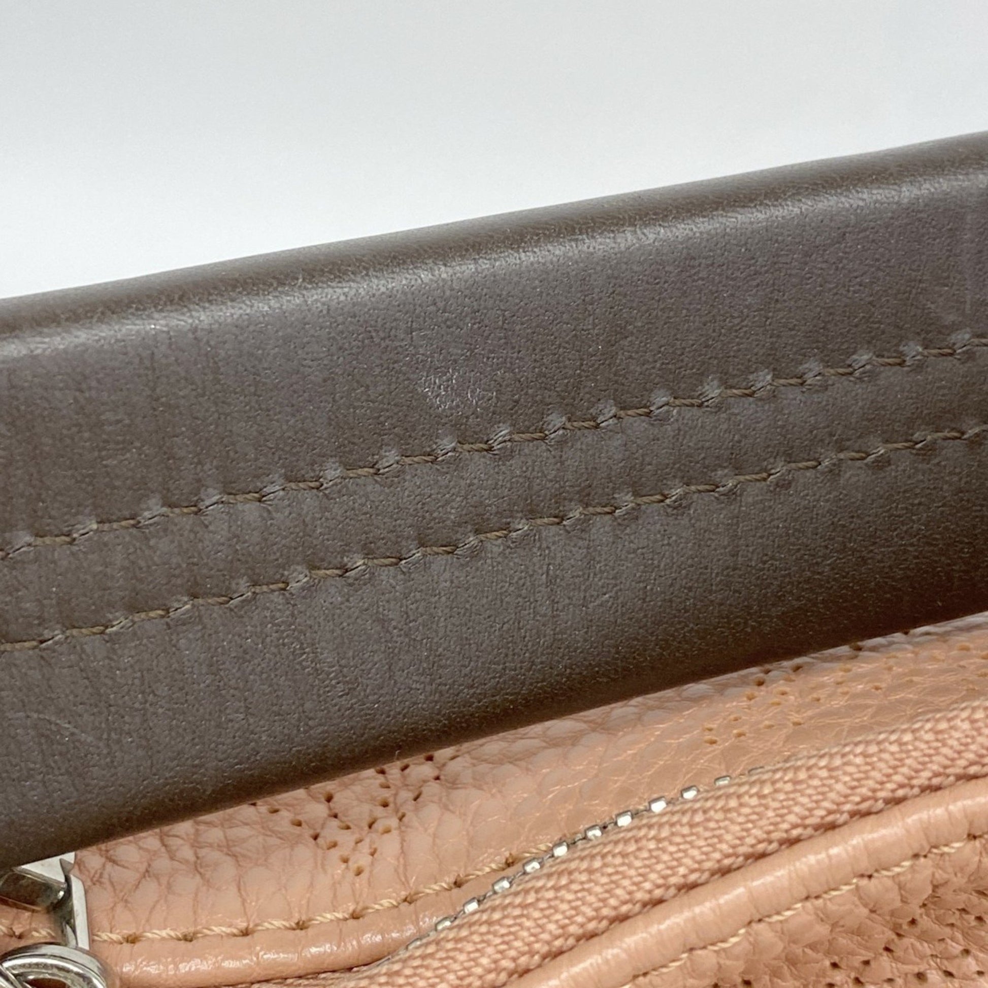 Louis Vuitton Mahina, Pink, Leather, shoulder