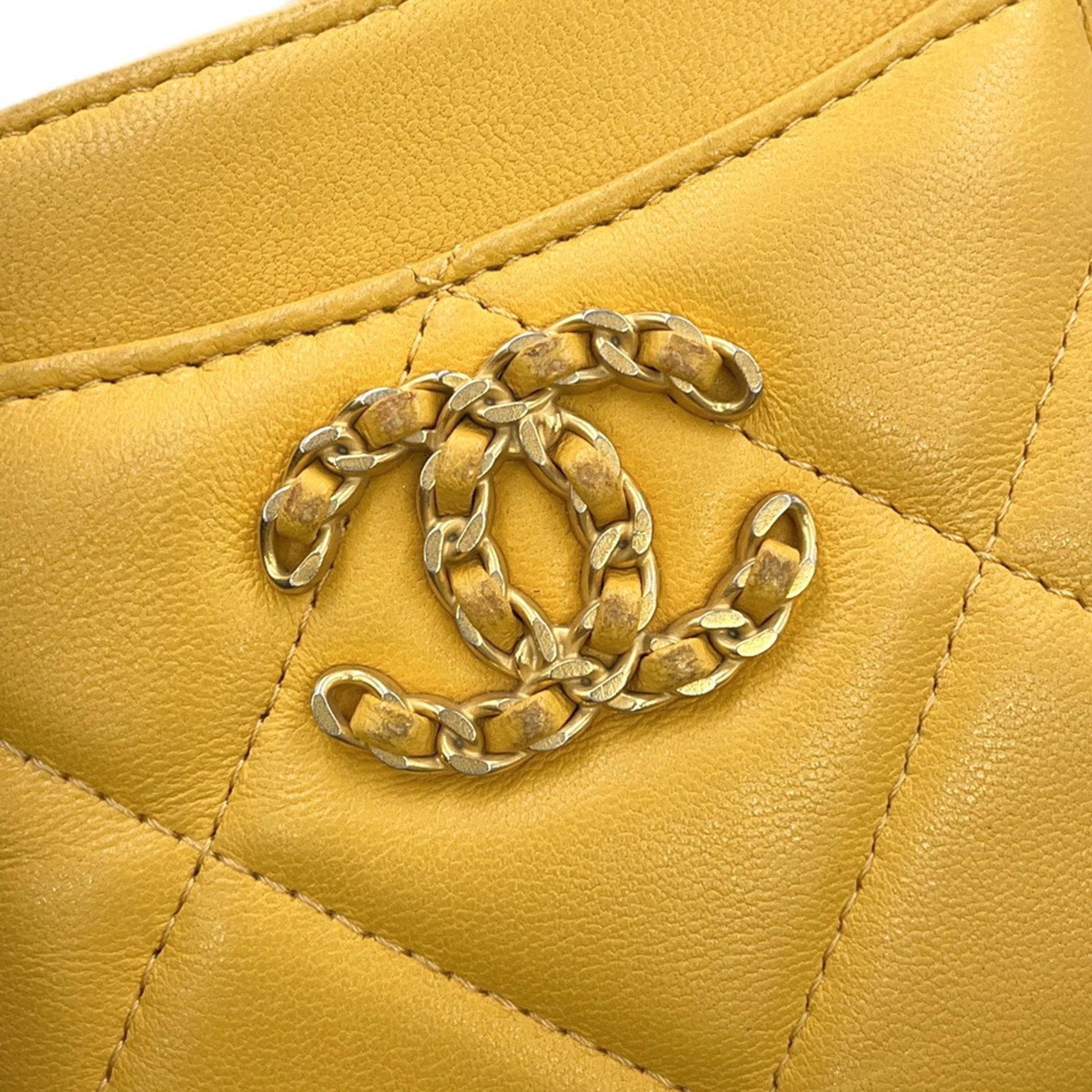 Chanel Porte carte, Yellow, Leather, wallet