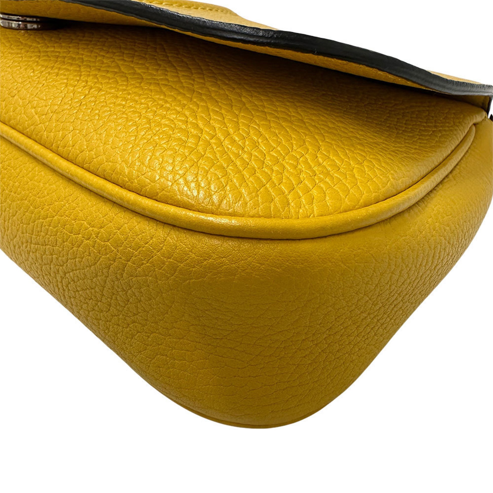 Gucci Interlocking G, Yellow, Leather, shoulder