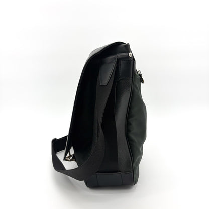 Louis Vuitton Dersou Taiga Leather and Canvas, Black, Leather, Shoulder Bag