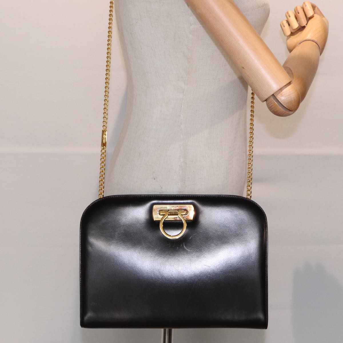 Salvatore Ferragamo Gancini, Black, Leather, shoulder