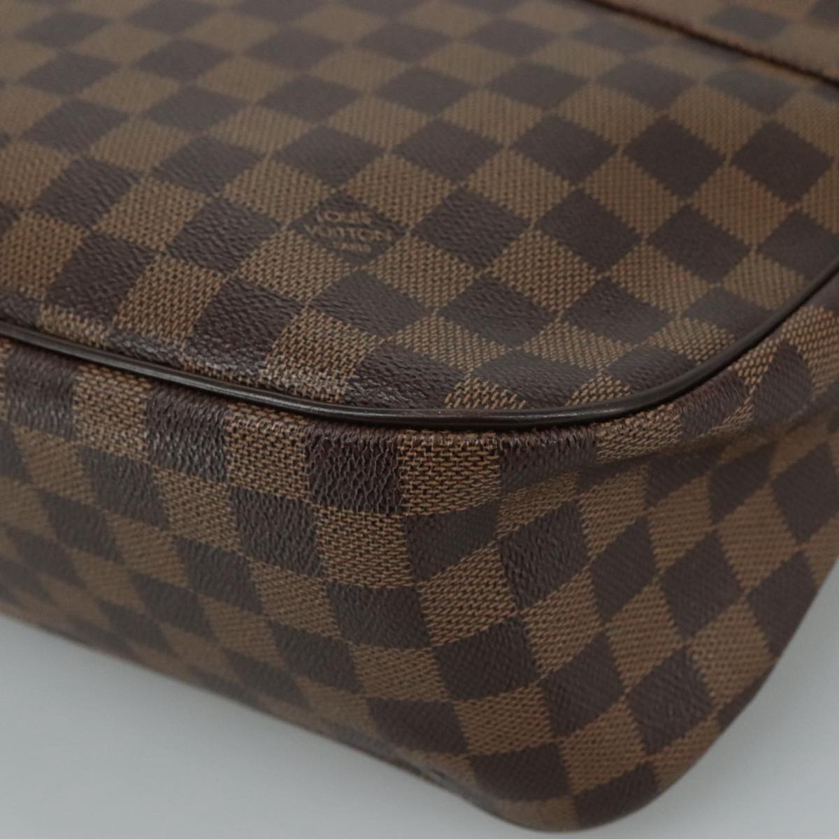 Louis Vuitton Besace, Brown, Canvas, shoulder