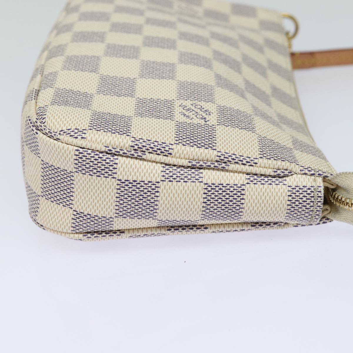 Louis Vuitton Pochette accessoires, White, Canvas, clutch