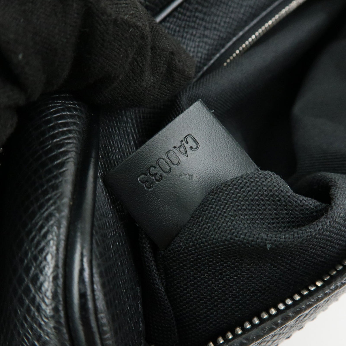 Louis Vuitton Kaluga Pochette Clutch Taiga Leather, Black, Leather, Clutch