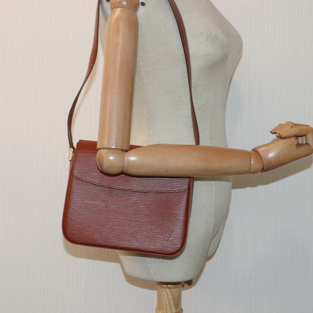 Louis Vuitton buci, Brown, Leather, shoulder