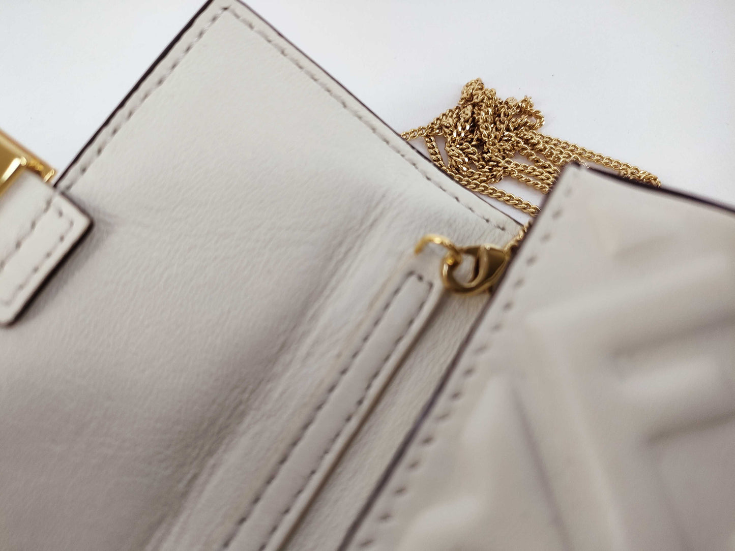 Fendi logo zip pouch FF Printed Leathear, White, Leather, Clutch