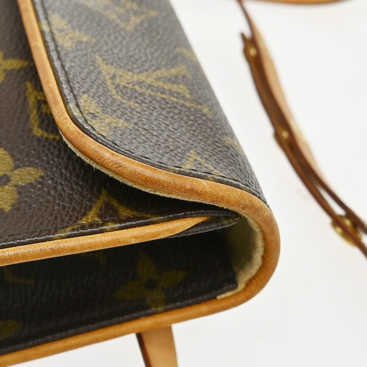 Louis Vuitton Florentine Waist Monogram Canvas, Brown, Canvas, Clutch