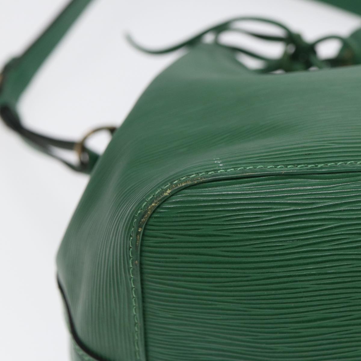 Louis Vuitton Noé PM, Green, Leather, shoulder