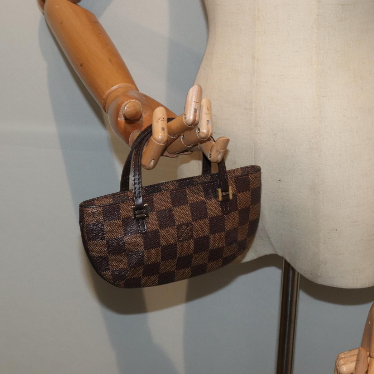 Louis Vuitton Manosque, Brown, Canvas, clutch