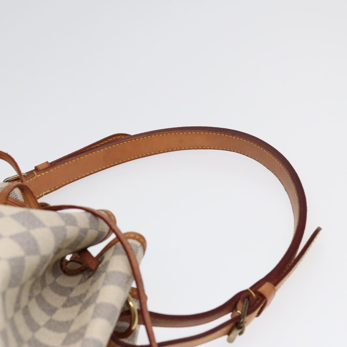 Louis Vuitton Noé, White, Canvas, shoulder