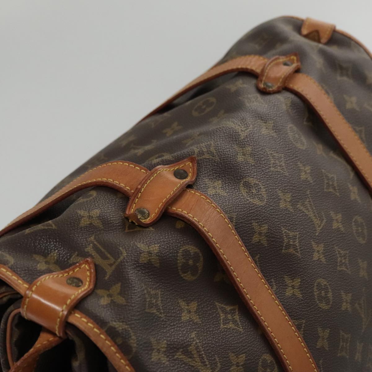 Louis Vuitton Saumur 43, Brown, Canvas, shoulder
