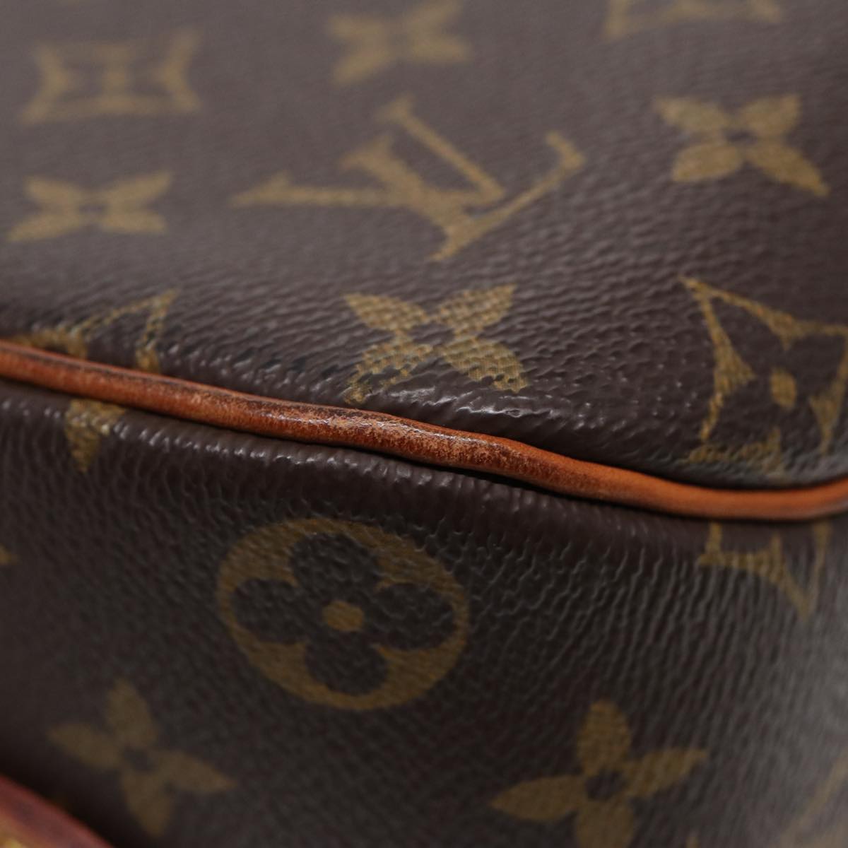 Louis Vuitton Besace, Brown, Canvas, shoulder