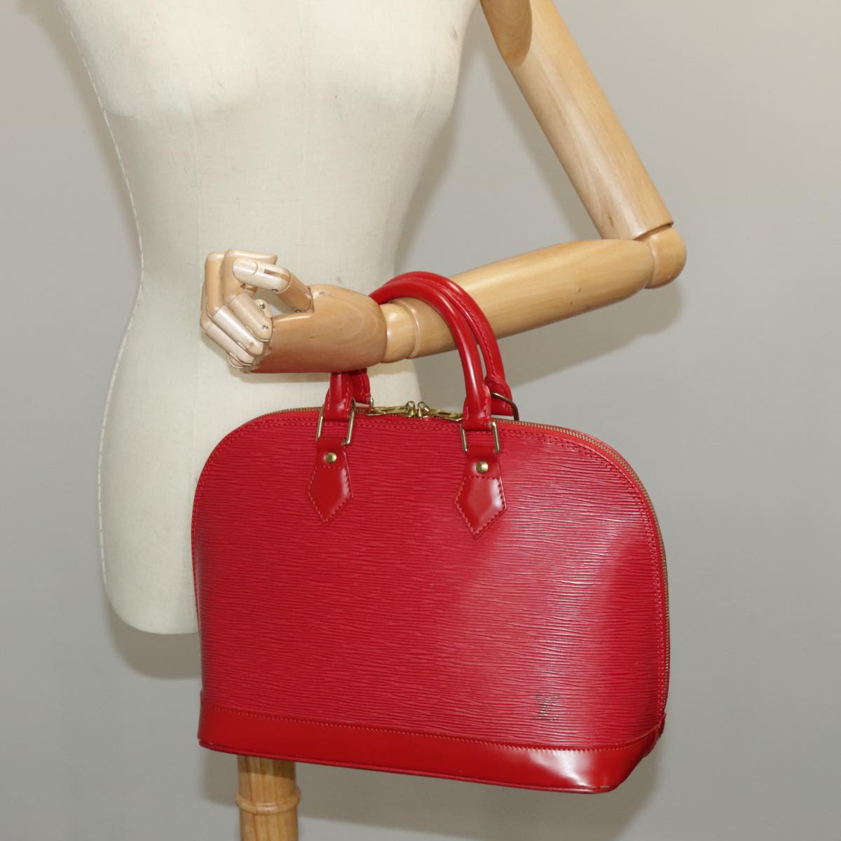 Louis Vuitton Alma, Red, Leather, handbag