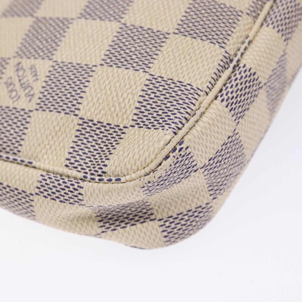 Louis Vuitton Pochette Accessoire, White, Canvas, clutch