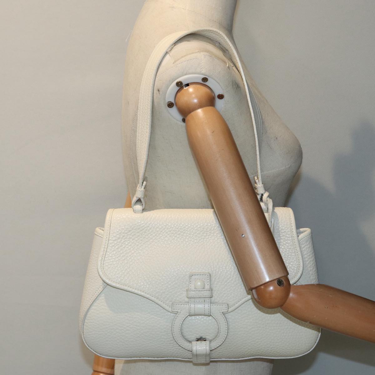 Salvatore Ferragamo Gancini, White, Leather, shoulder