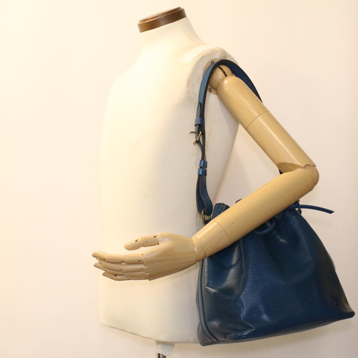 Louis Vuitton Noe, Blue, Leather, shoulder