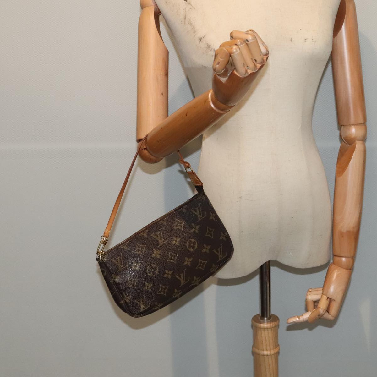 Louis Vuitton Pochette Accessoire, Brown, Canvas, clutch