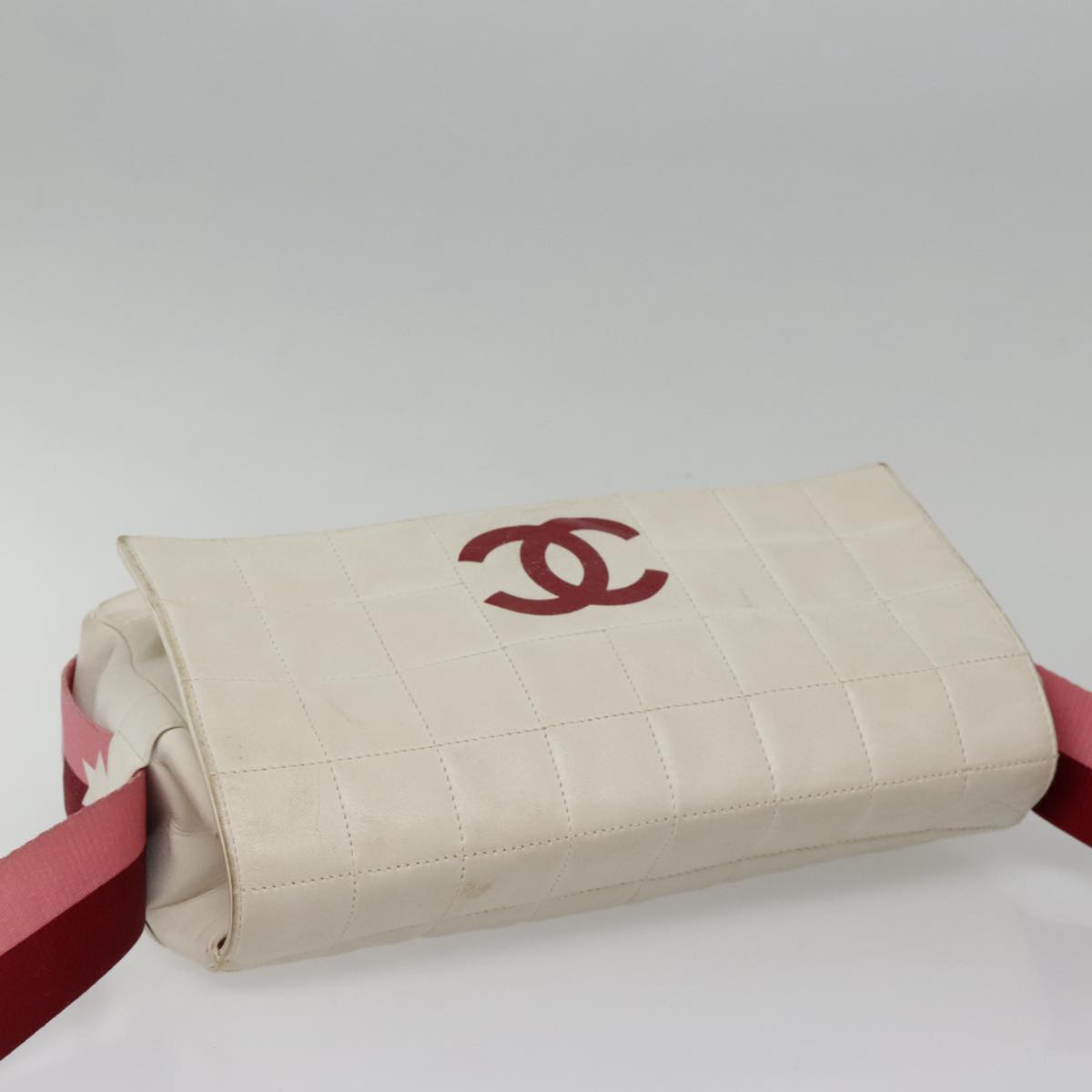 Chanel Chocolate bar, White, Leather, shoulder