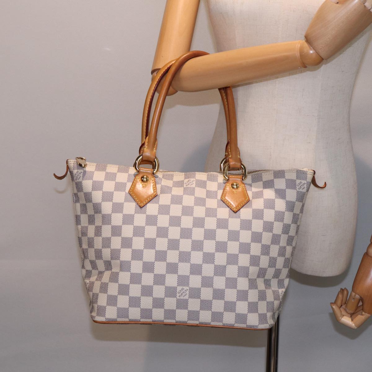 Louis Vuitton Saleya, White, Canvas, tote