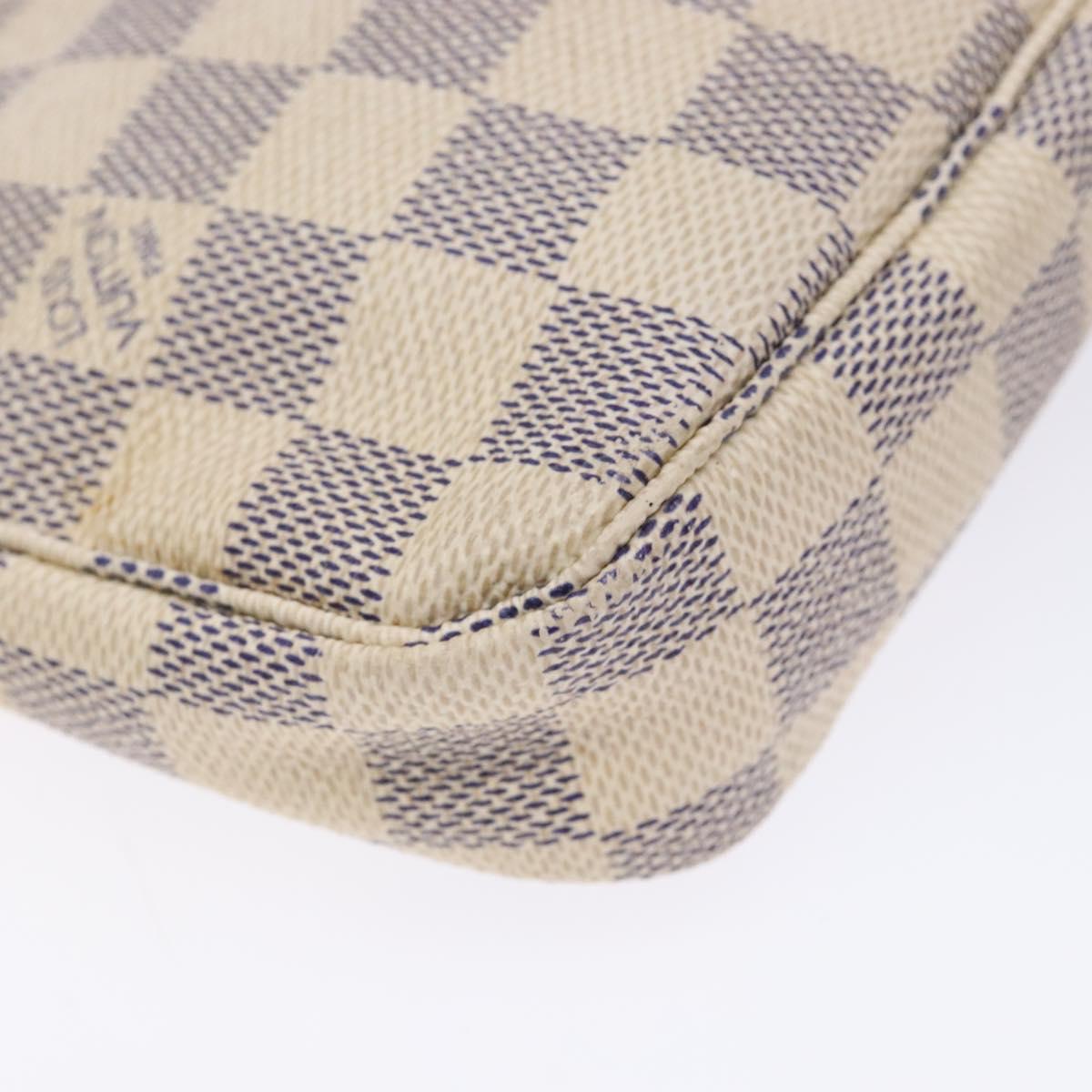 Louis Vuitton Pochette Accessoire, White, Canvas, clutch
