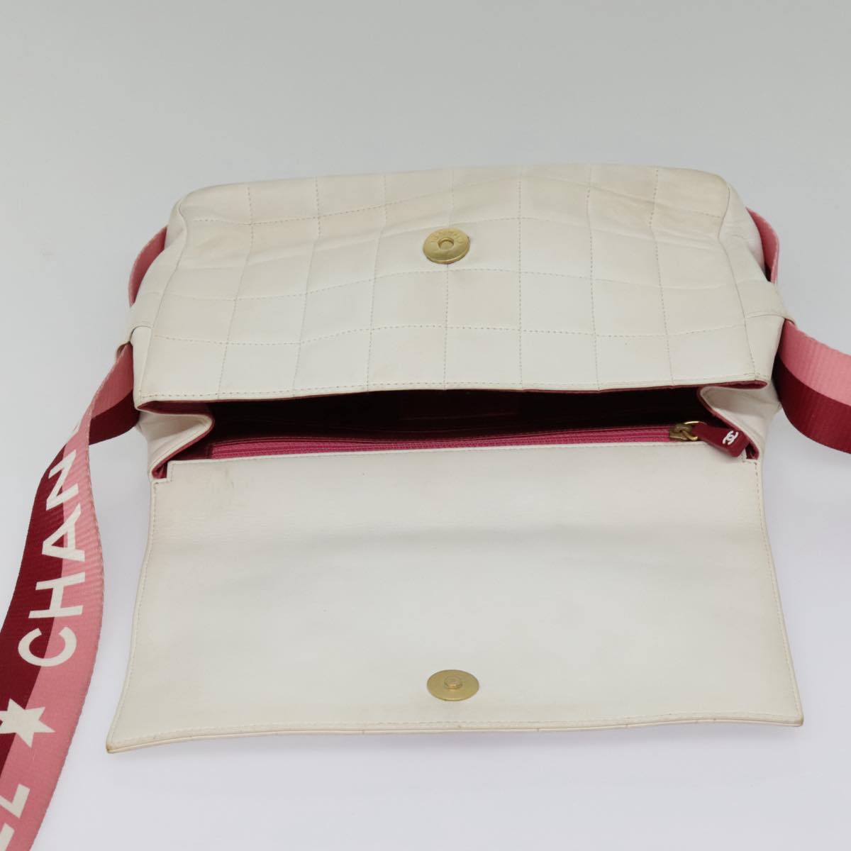 Chanel Chocolate bar, White, Leather, shoulder