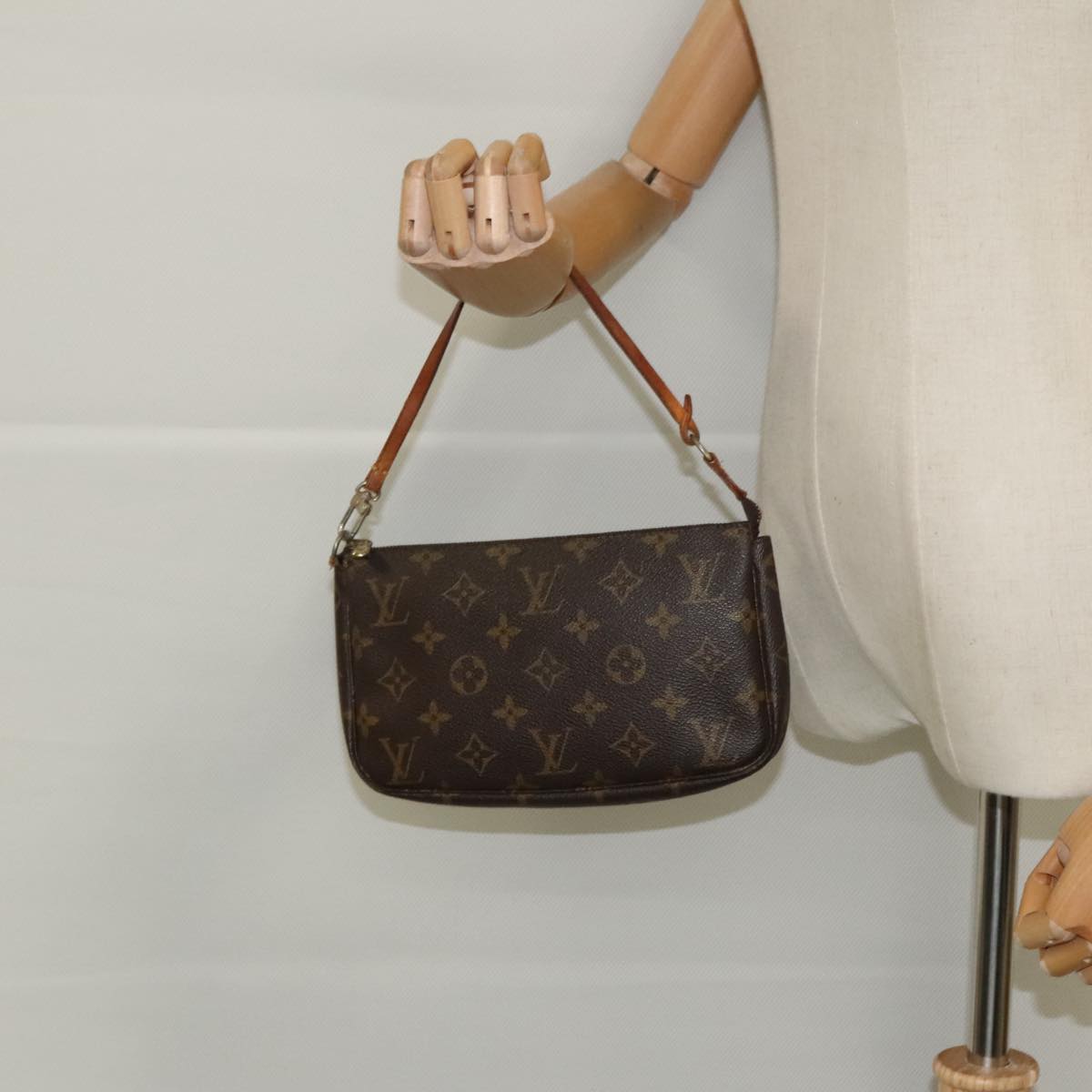 Louis Vuitton Pochette Accessoire, Brown, Canvas, clutch