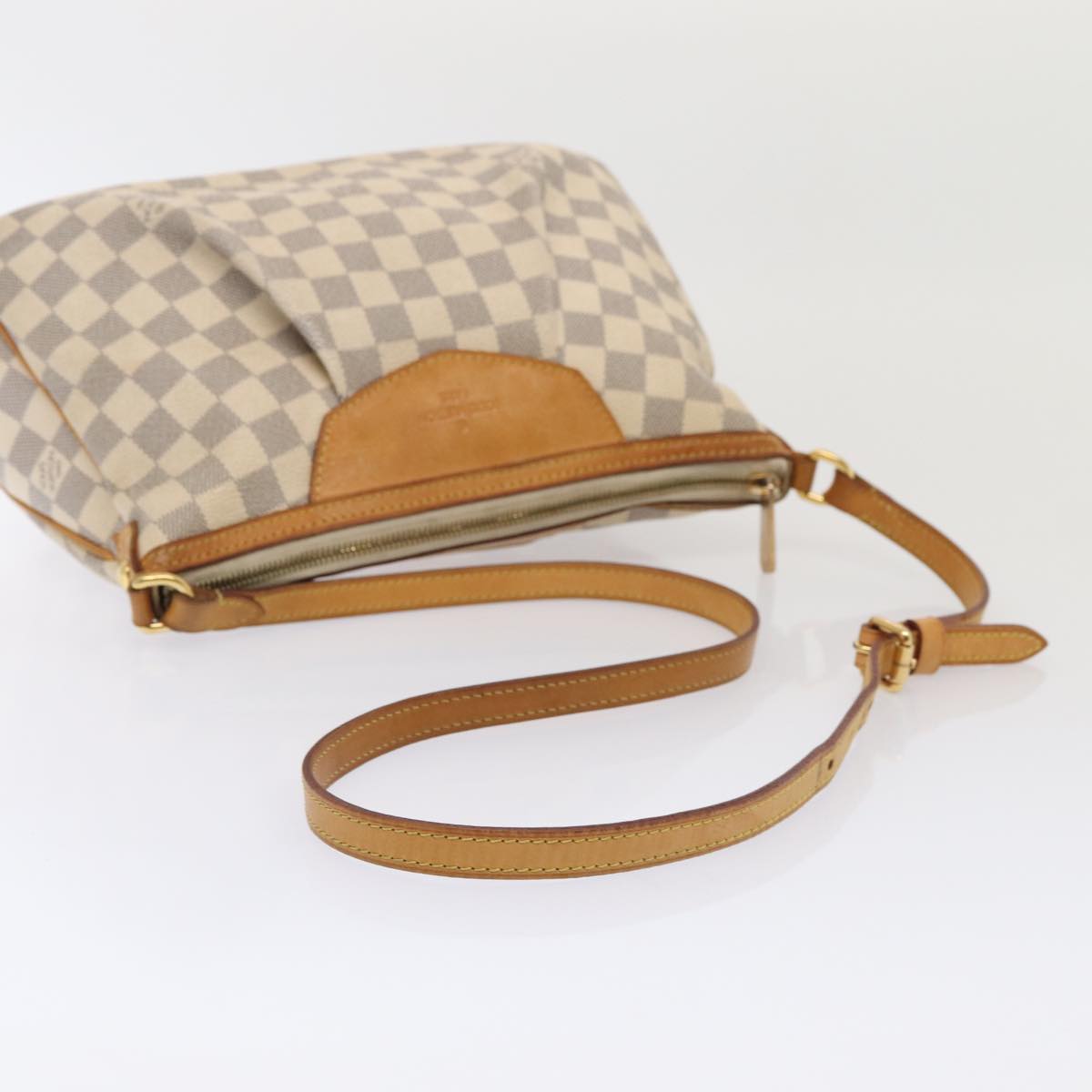 Louis Vuitton Siracusa, White, Canvas, shoulder