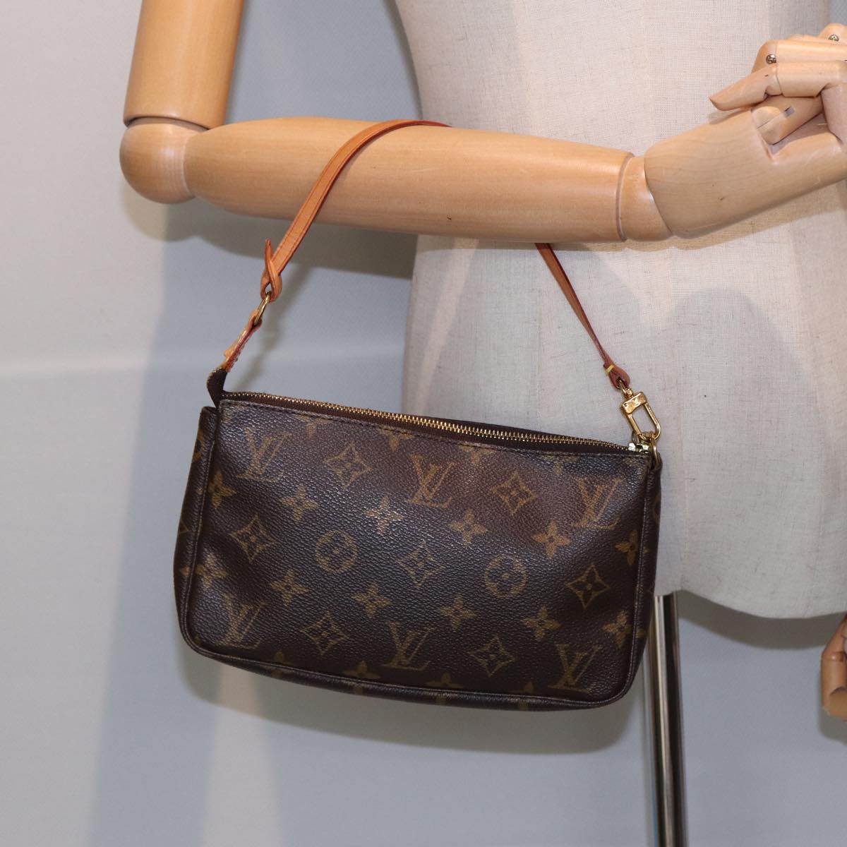 Louis Vuitton Pochette Accessoire, Brown, Canvas, clutch