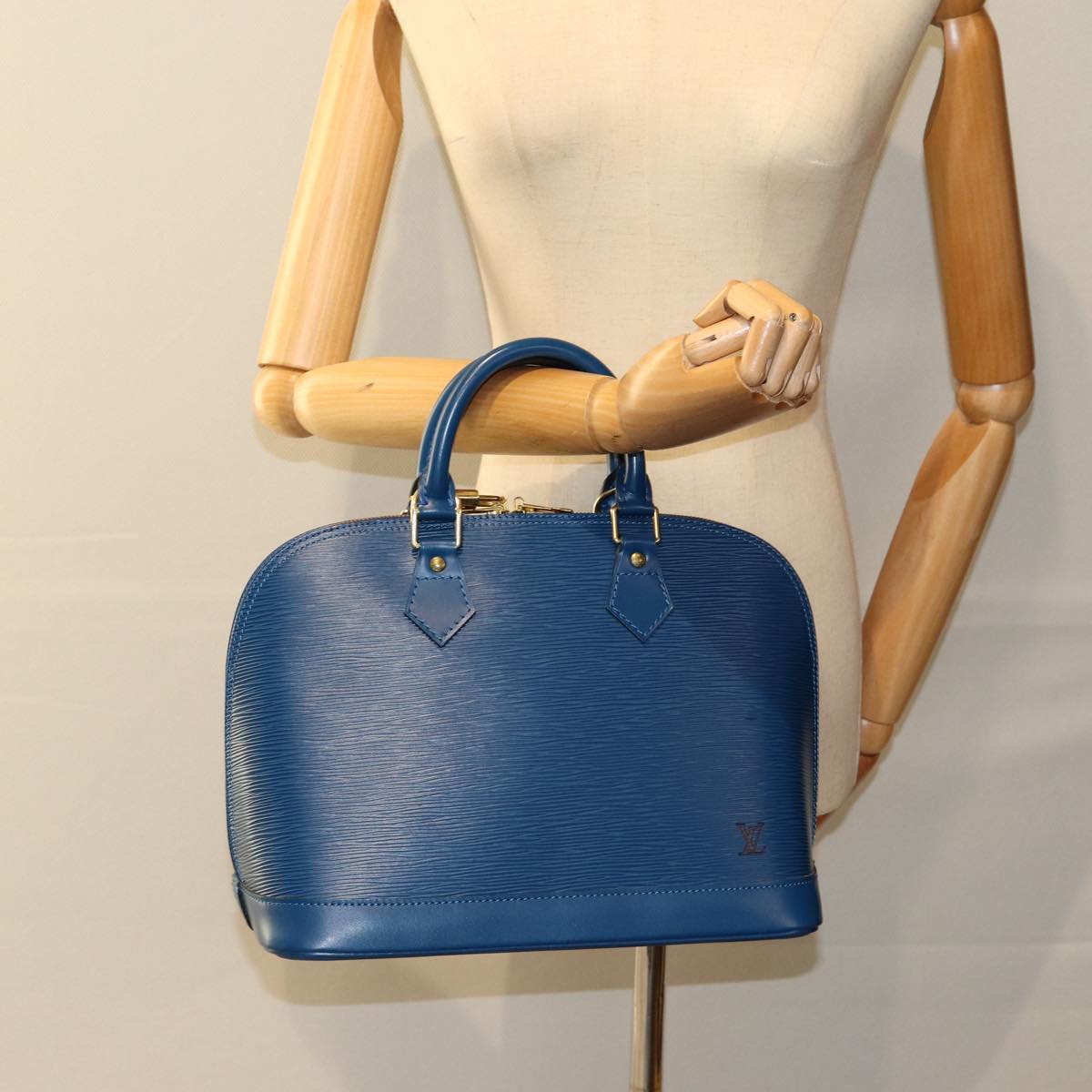 Louis Vuitton Alma, Blue, Leather, handbag