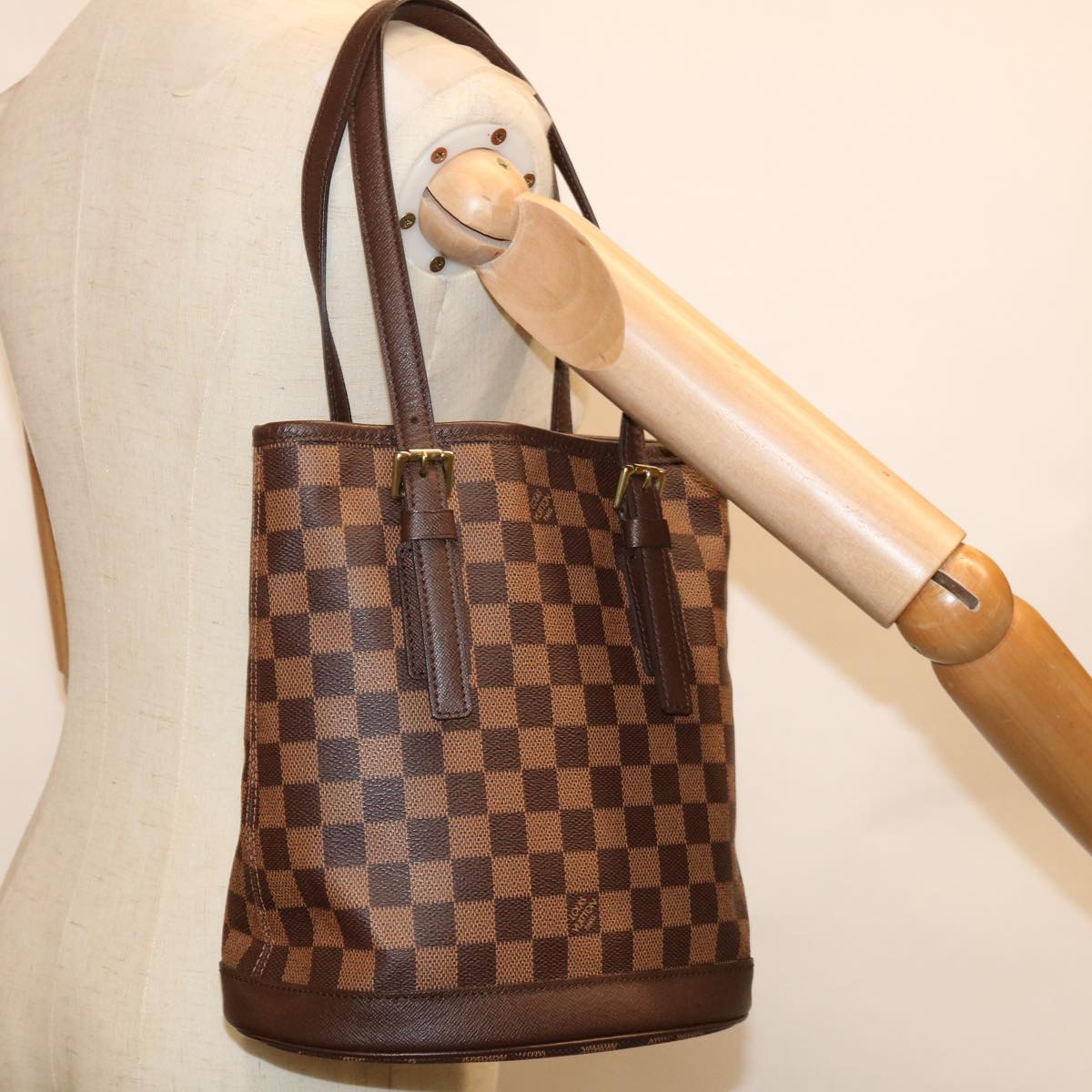 Louis Vuitton Bucket, Brown, Canvas, shoulder