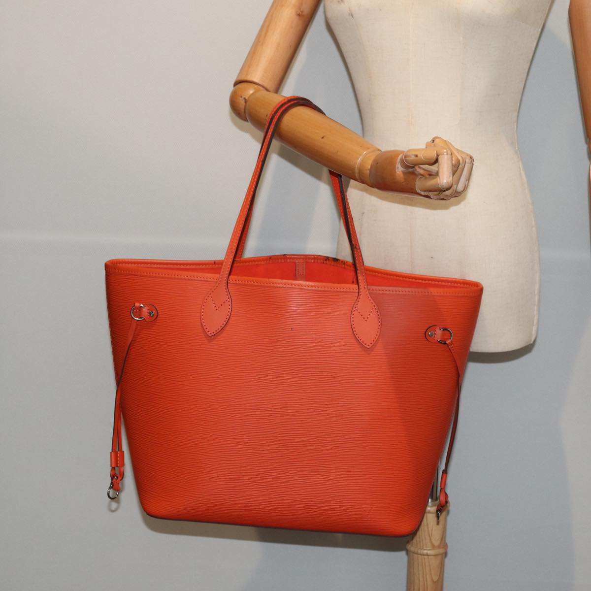 Louis Vuitton Neverfull, Orange, Leather, tote