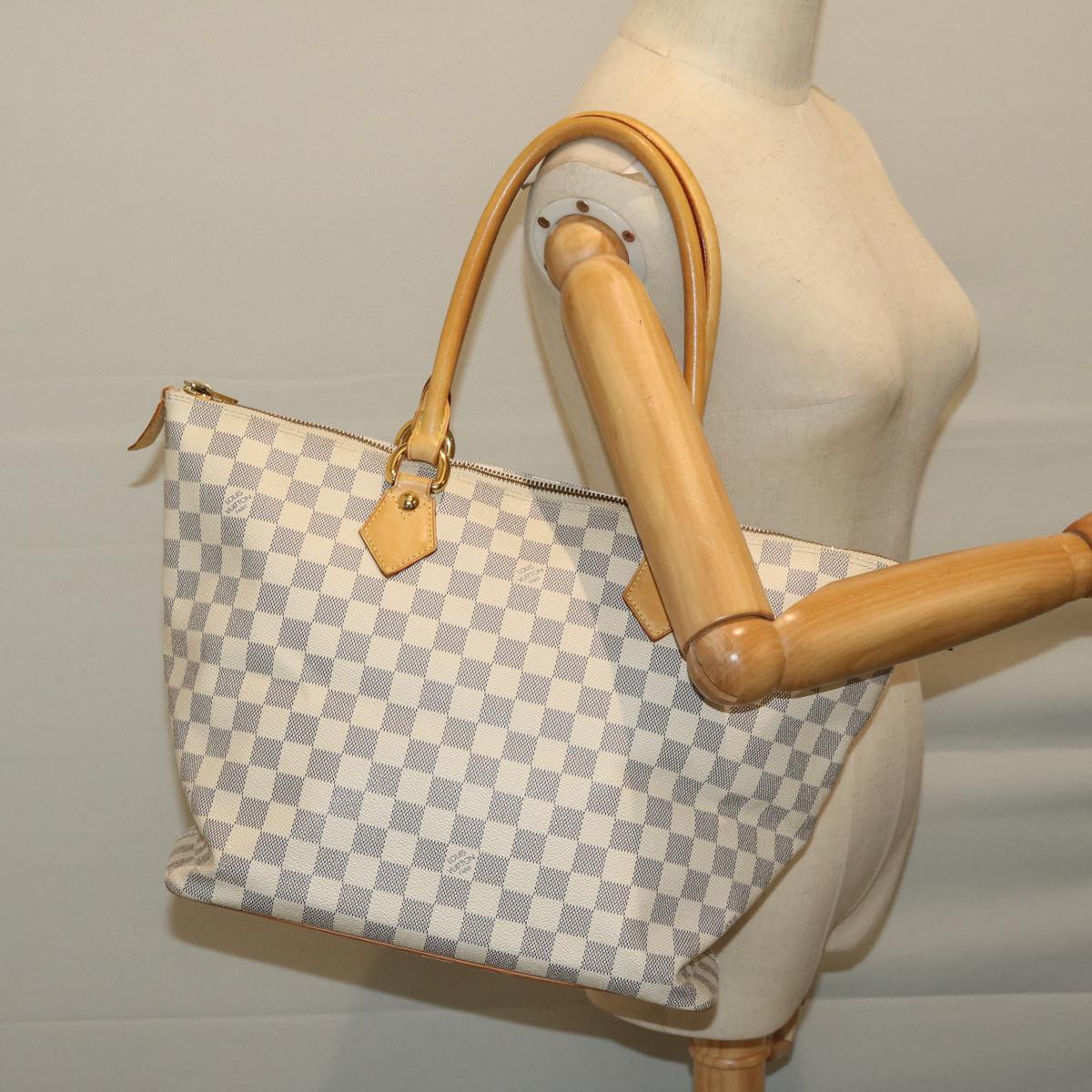 Louis Vuitton Saleya, Beige, Canvas, tote