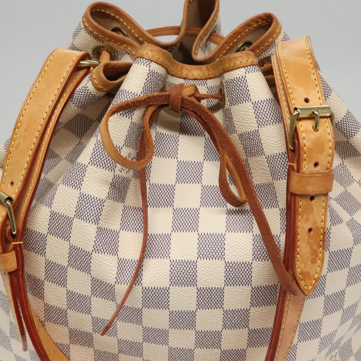 Louis Vuitton Noe, White, Canvas, shoulder