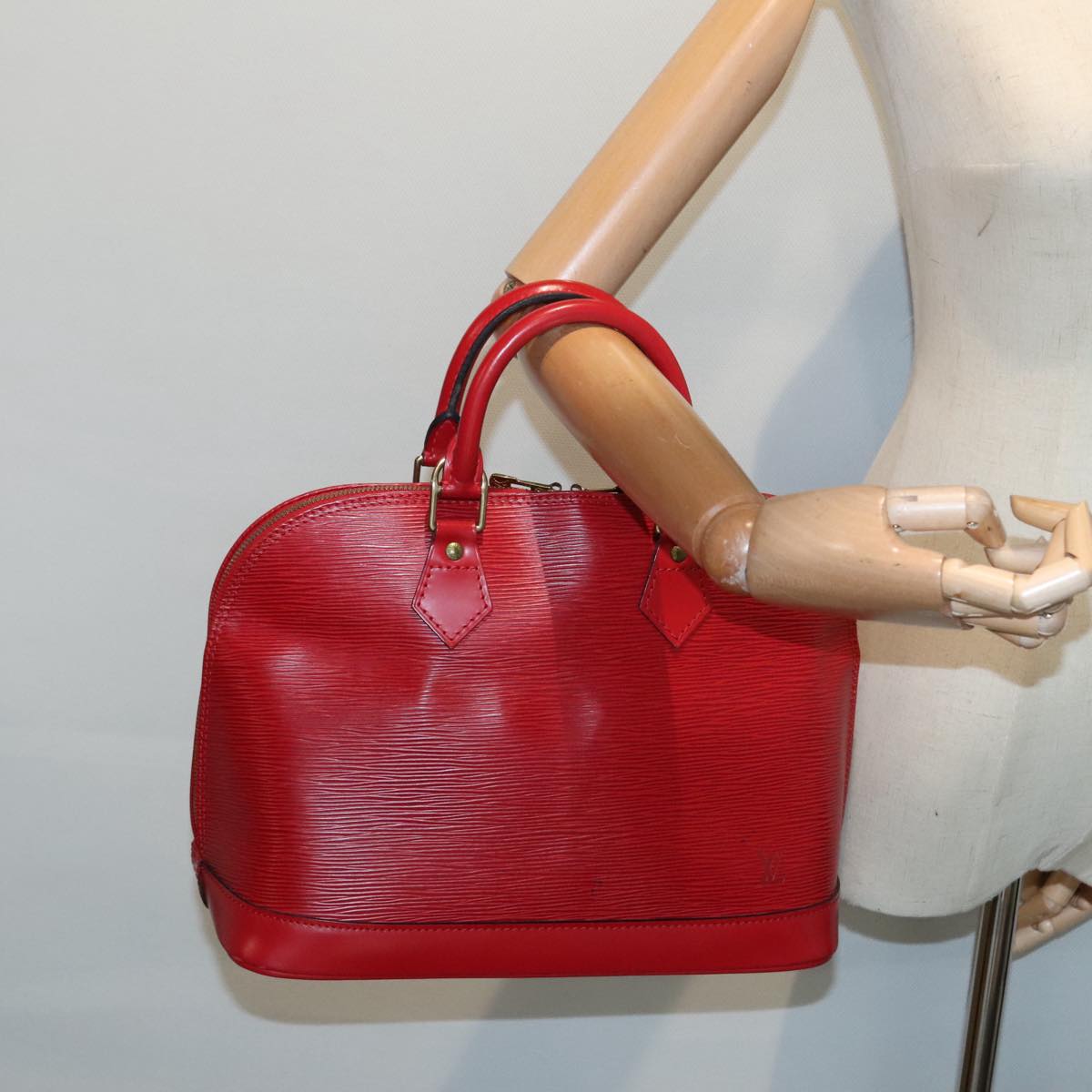 Louis Vuitton Alma, Red, Leather, handbag