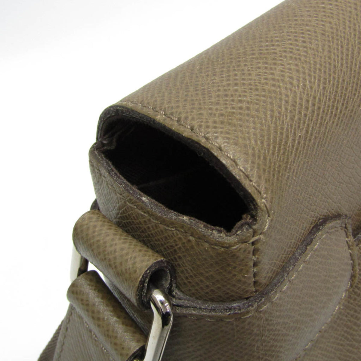 Louis Vuitton Roman Taiga Leather, Beige, Leather, Shoulder Bag