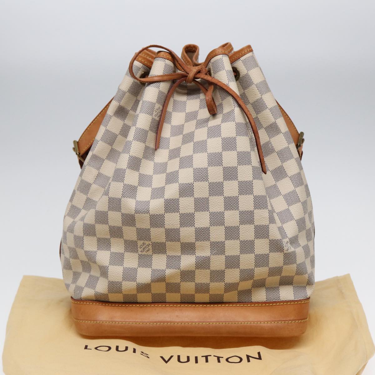 Louis Vuitton Noé, White, Canvas, shoulder