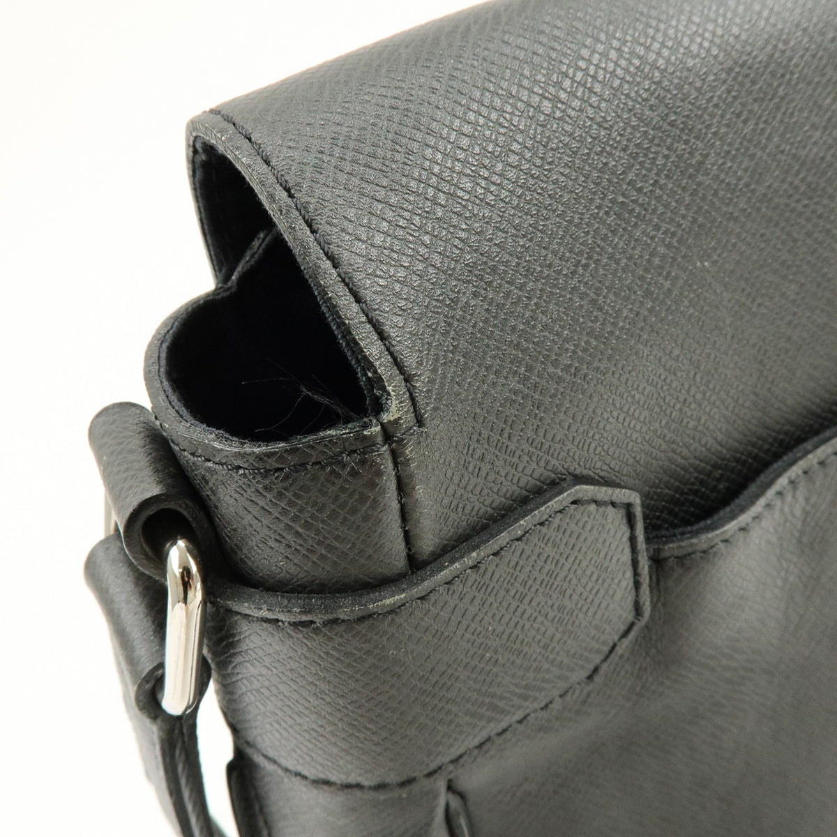 Louis Vuitton Roman Taiga Leather, Gray, Leather, Handbag