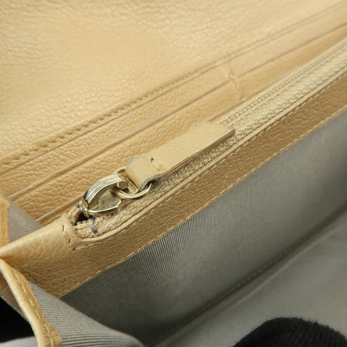 Chanel Camellia Flap Leather, Beige, Calfskin, Wallet