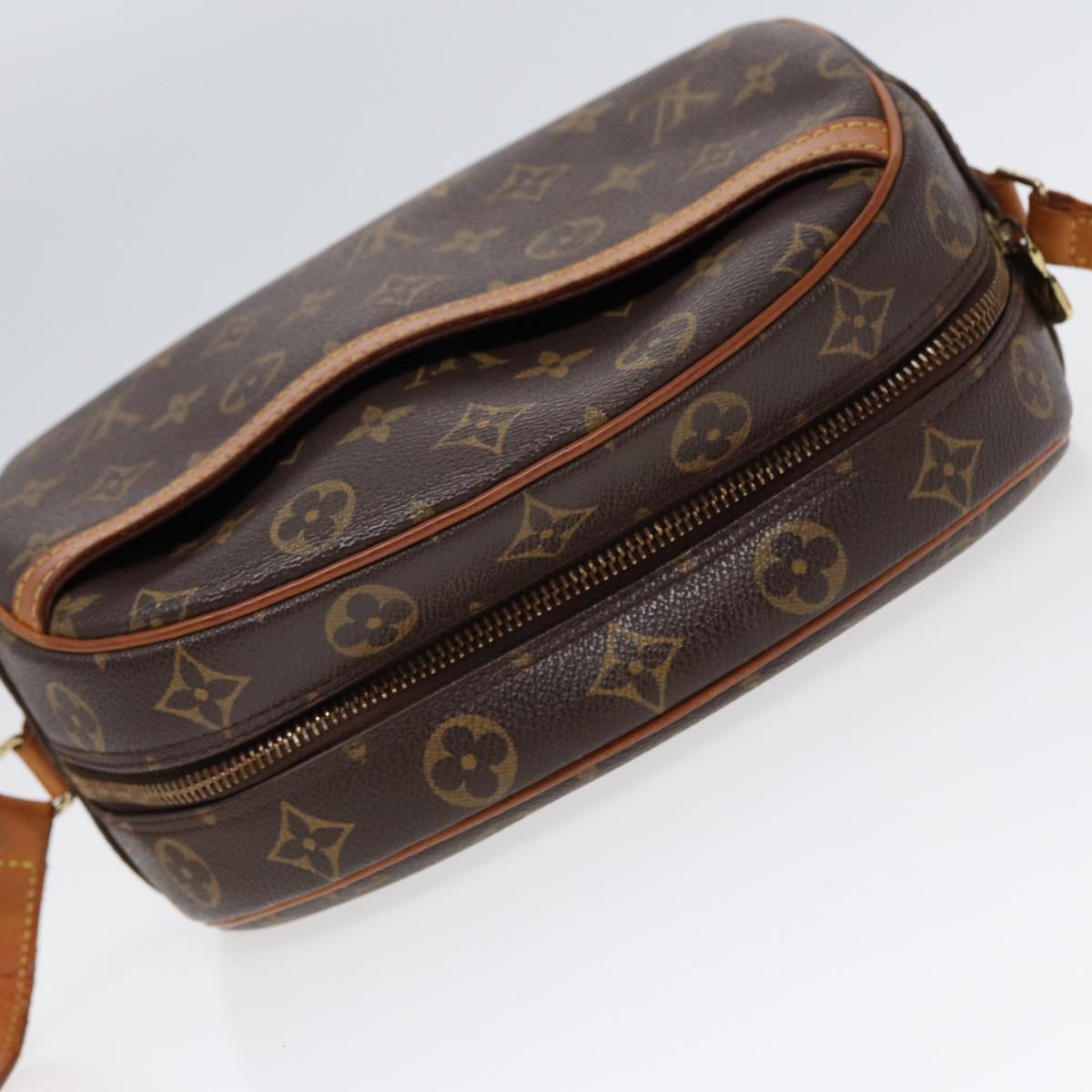 Louis Vuitton Besace, Brown, Canvas, shoulder