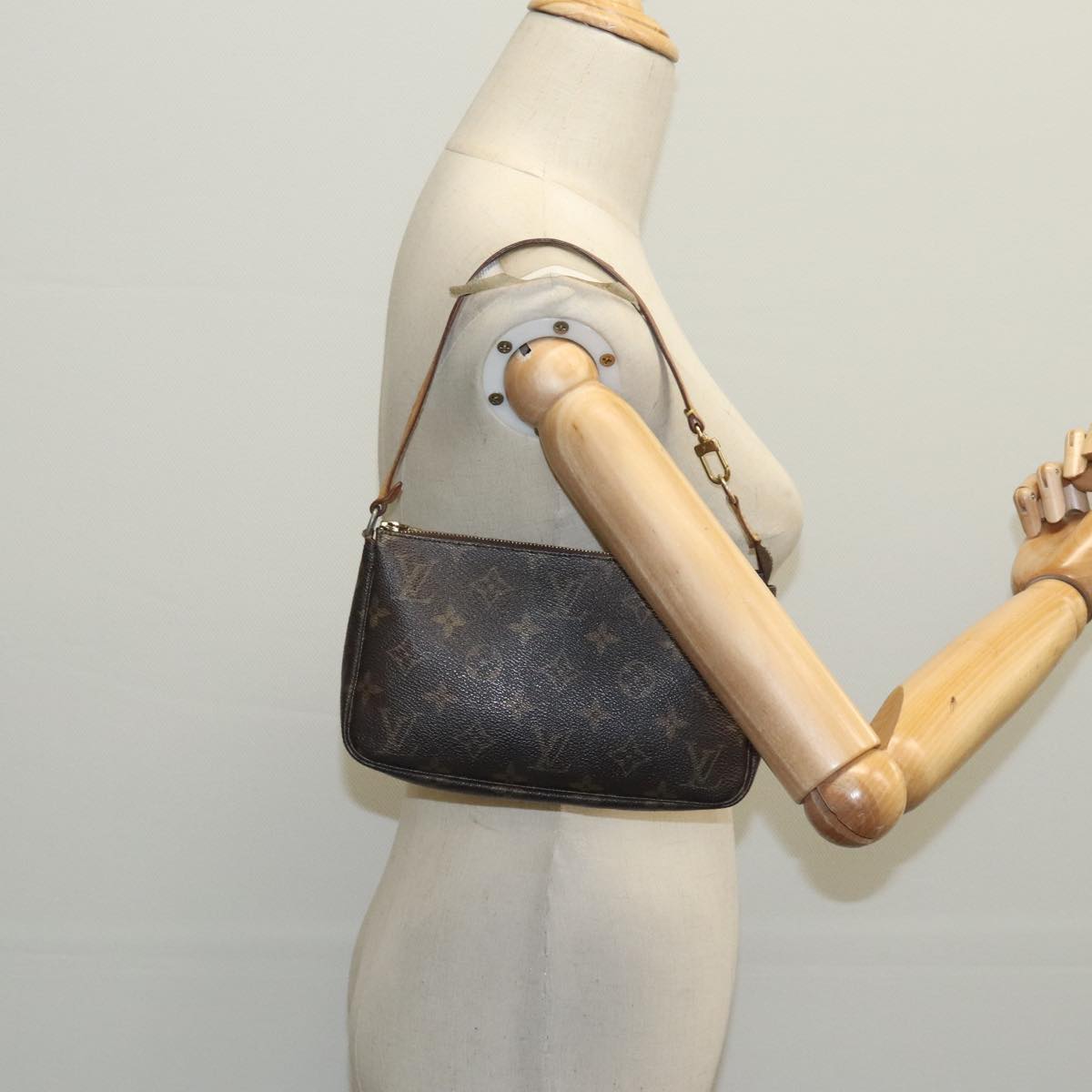 Louis Vuitton Pochette Accessoire, Brown, Canvas, clutch