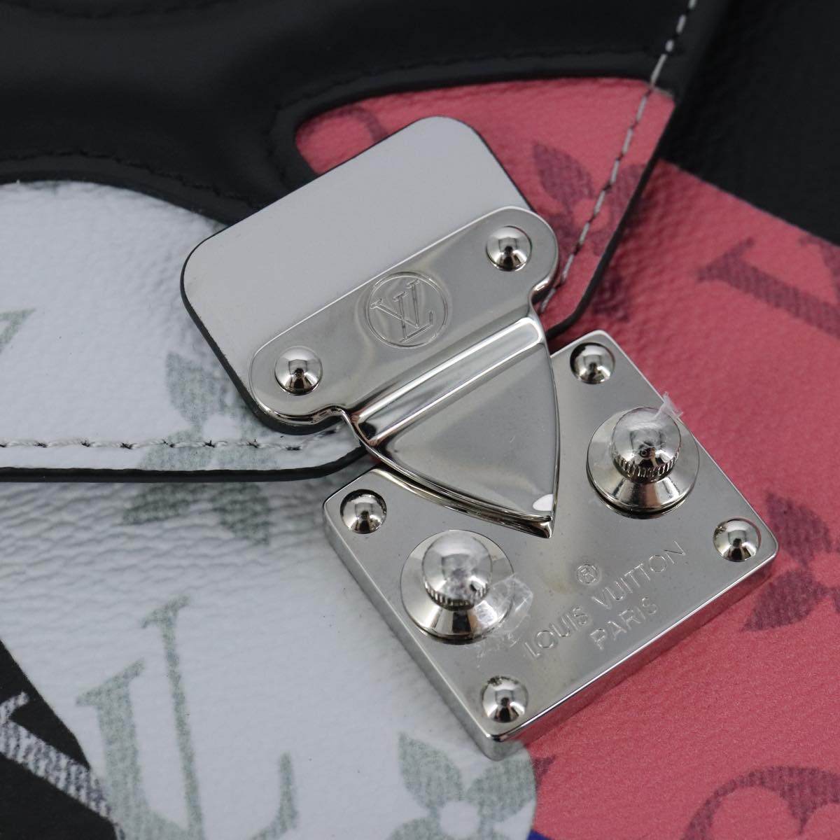 Louis Vuitton, Multicolour, Canvas, clutch