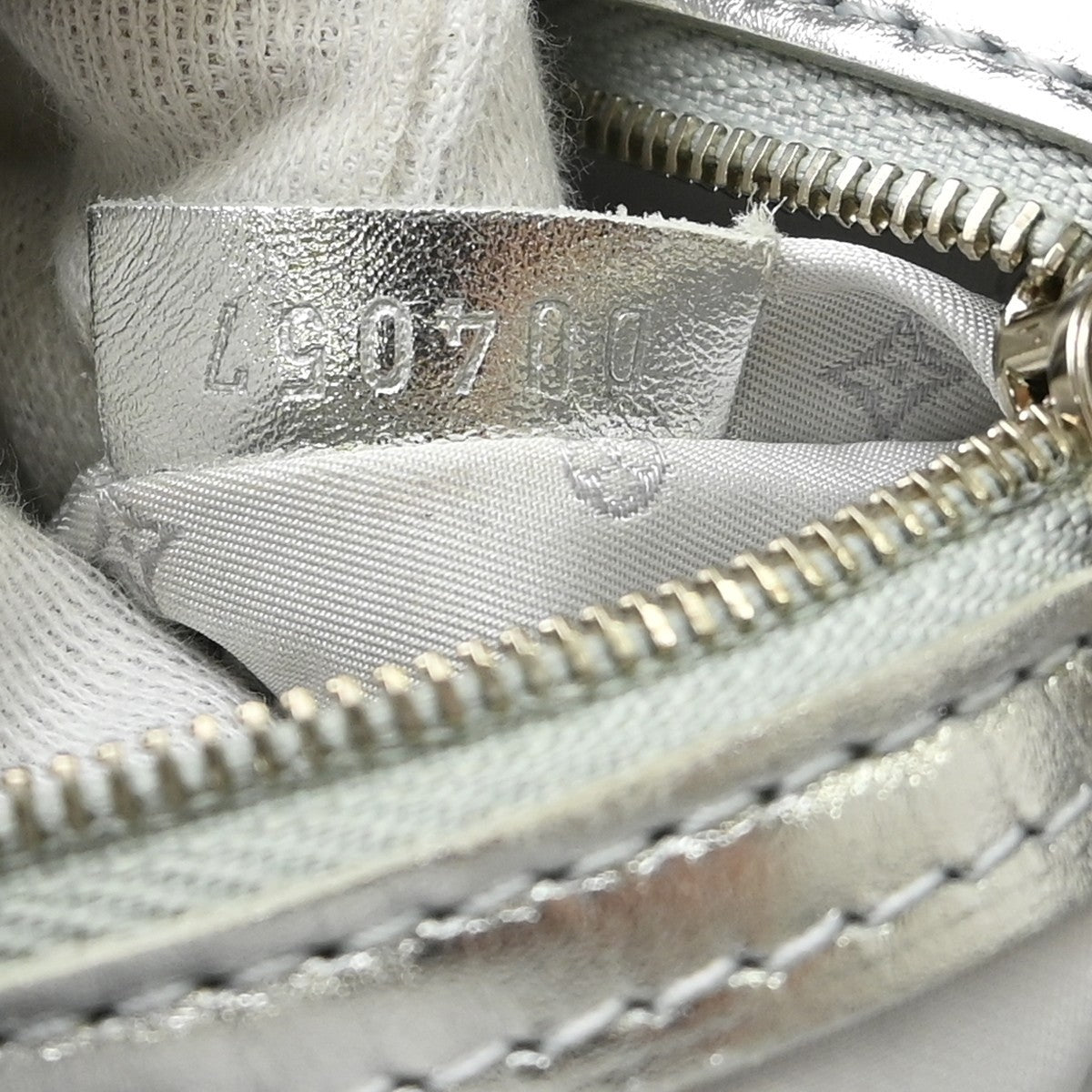 Louis Vuitton Suhali Lockit Leather, Silver, Leather, Handbag