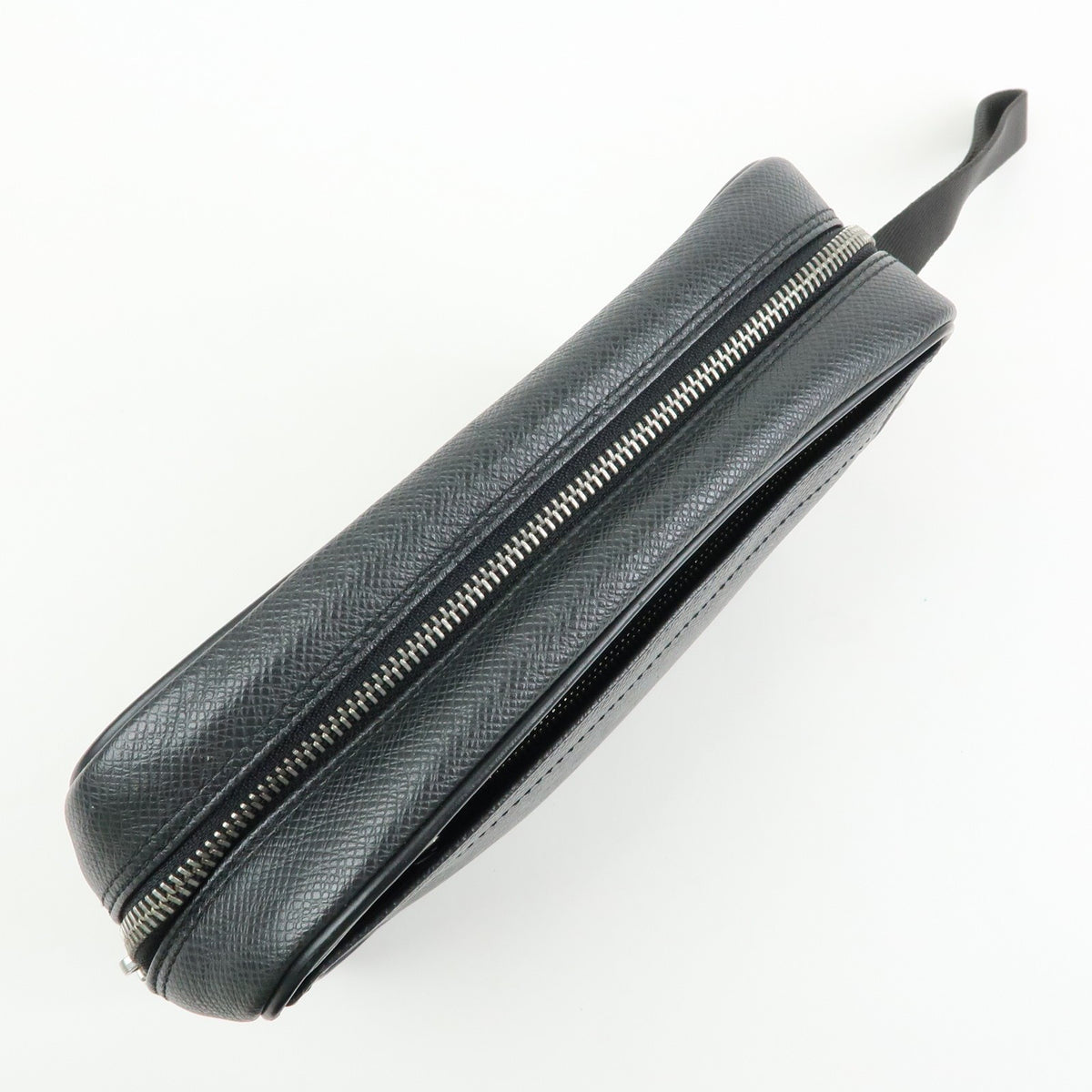 Louis Vuitton Kaluga Pochette Clutch Taiga Leather, Black, Leather, Clutch
