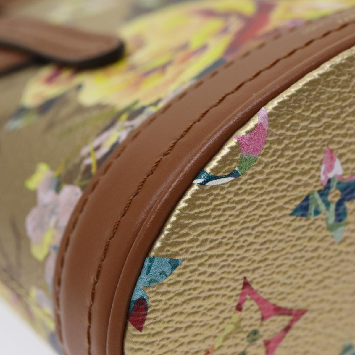 Louis Vuitton Bucket, Beige, Canvas, shoulder