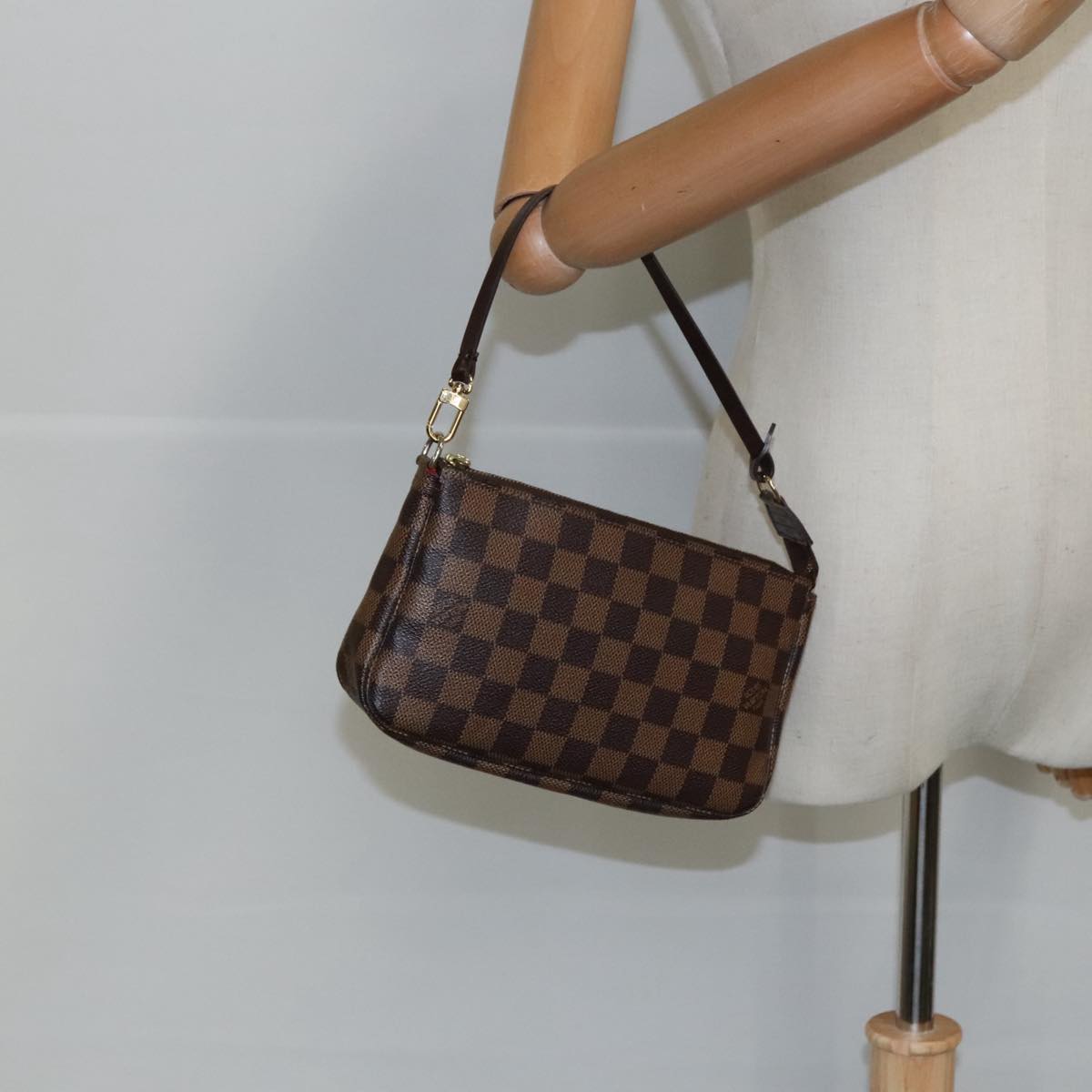 Louis Vuitton Pochette Accessoire, Brown, Canvas, clutch