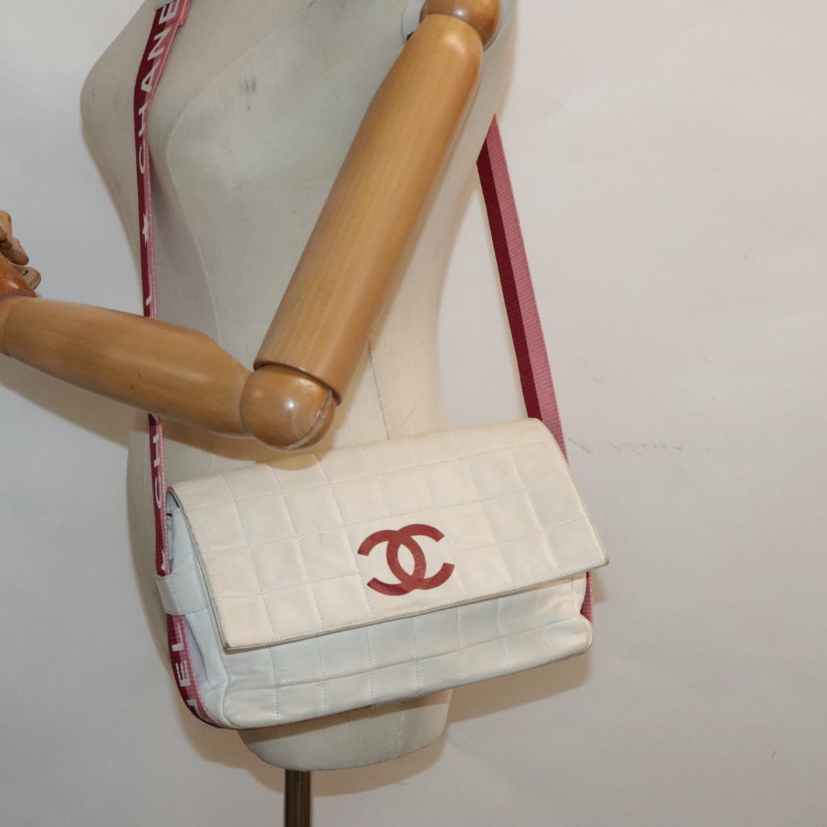 Chanel Chocolate bar, White, Leather, shoulder