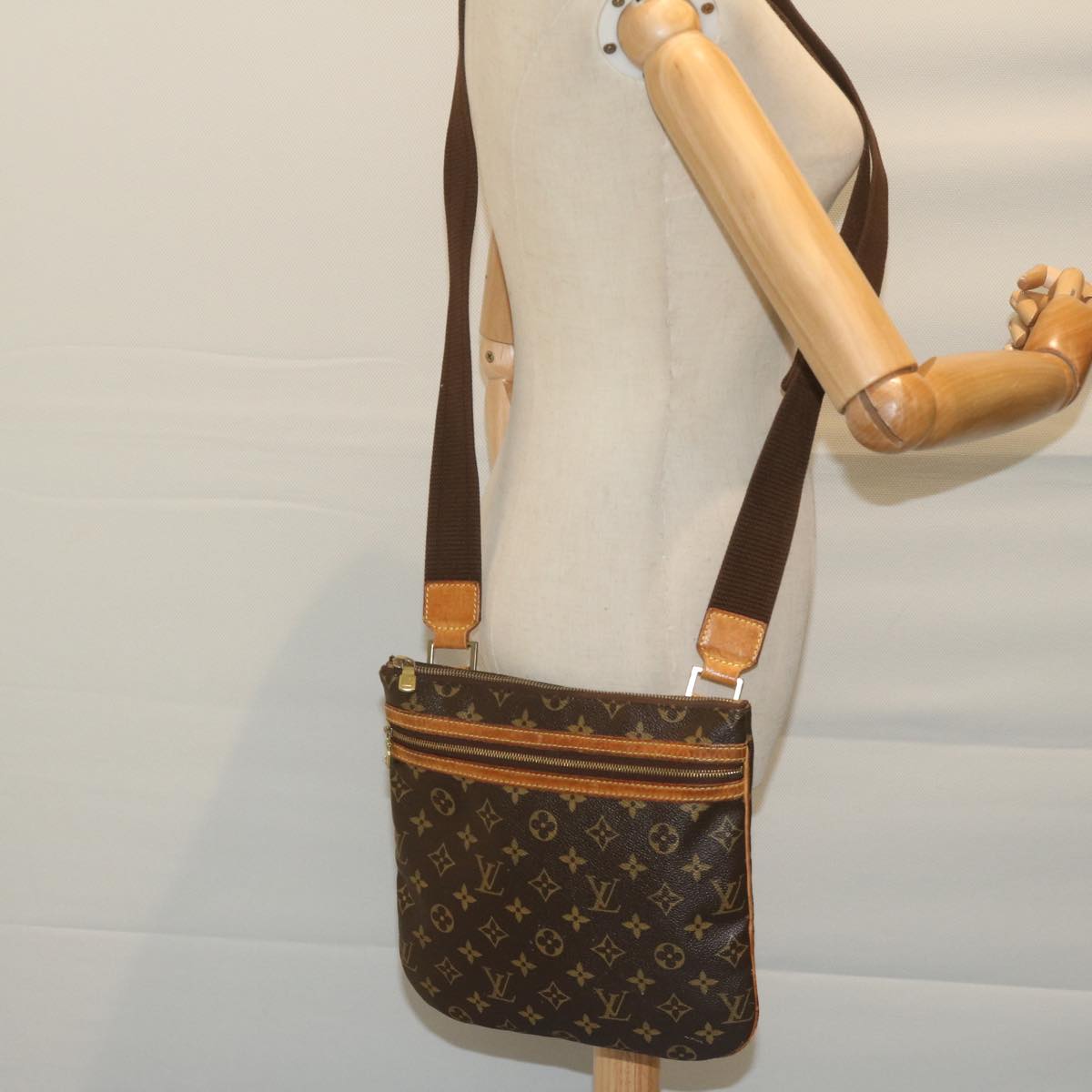 Louis Vuitton Bosphore, Brown, Canvas, shoulder